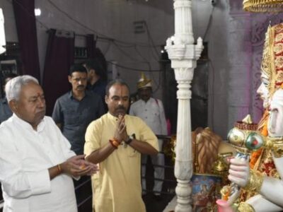 CM ने राज्य की सुख, शांति एवं समृद्धि के लिए की माँ शीतला, बड़ी पटनदेवी एवं छोटी पटनदेवी की पूजा अर्चना