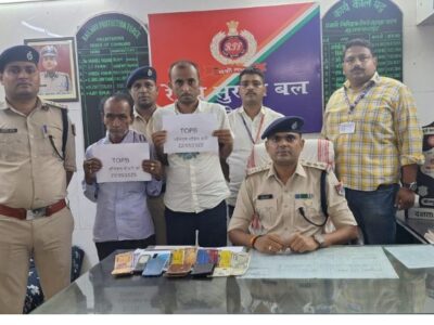 चलती ट्रेन से पॉकेटमारी कर भाग रहे दो शातिर चोर पकड़े गए, यात्रियों का पर्स और मोबाइल बरामद
