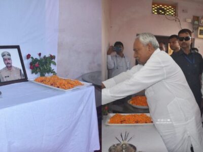 स्वास्थ्य केंद्र… सरकारी नौकरी, शहीद मो. इम्तियाज के गांव पहुंचे सीएम नीतीश, कर दी बड़ी घोषणाएं