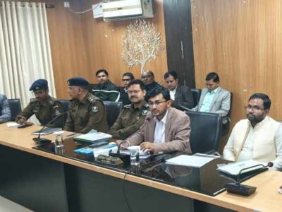 मुजफ्फरपुर में प्रशासन सख्त! सड़क सुरक्षा, भूमि विवाद निपटारा और पर्व व्यवस्था पर हाई अलर्ट