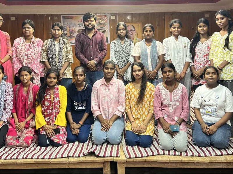 माँ जगदम्बा पुत्र सेवा दल की पदाधिकारियों के साथ बैठक संपन्न, श्रावणी मेला तैयारियों पर चर्चा